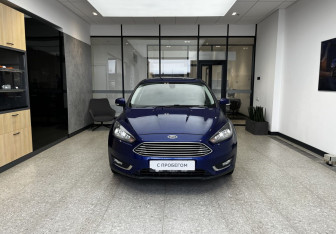 Подержанный автомобиль Ford Focus Sedan 2018 года (2 фото)