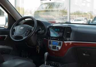 Подержанный автомобиль Hyundai Santa Fe 2007 года (10 фото)