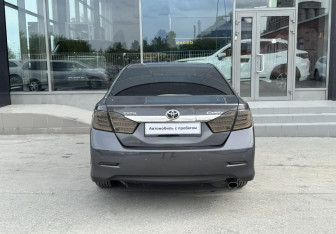 Подержанный автомобиль Toyota Camry Sedan 2013 года (6 фото)