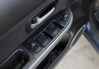 Подержанный автомобиль Suzuki Grand Vitara 2008 года (16 фото)