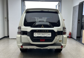 Подержанный автомобиль Mitsubishi Pajero 2020 года (5 фото)