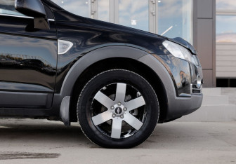 Подержанный автомобиль Chevrolet Captiva 2008 года (9 фото)