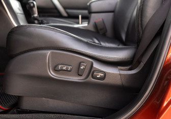 Подержанный автомобиль Infiniti FX 2008 года (21 фото)