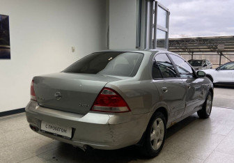 Подержанный автомобиль Nissan Almera Classic 2008 года (7 фото)
