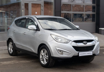 Подержанный автомобиль Hyundai Tucson 2010 года (3 фото)