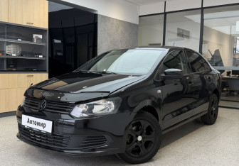 Подержанный автомобиль Volkswagen Polo Sedan 2014 года (11 фото)