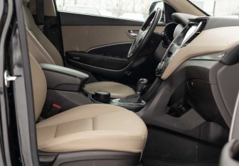 Подержанный автомобиль Hyundai Santa Fe 2016 года (21 фото)