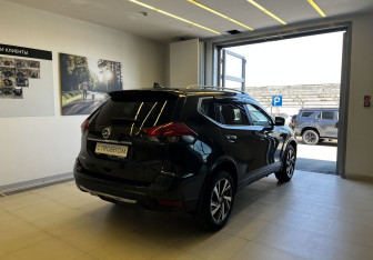 Подержанный автомобиль Nissan X-Trail 2021 года (4 фото)