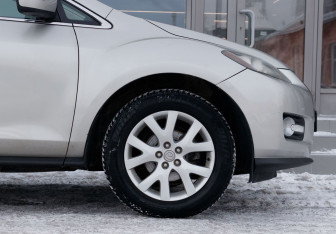 Подержанный автомобиль Mazda CX-7 2008 года (9 фото)