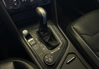 Подержанный автомобиль Volkswagen Tiguan 2020 года (12 фото)