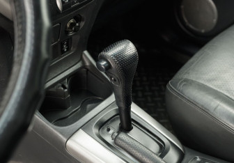 Подержанный автомобиль Toyota RAV4 2004 года (14 фото)