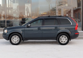 Подержанный автомобиль Volvo XC90 2007 года (8 фото)