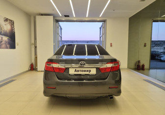 Подержанный автомобиль Toyota Camry Sedan 2013 года (5 фото)
