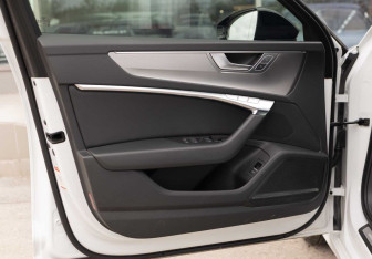 Подержанный автомобиль Audi A6 Sedan 2020 года (19 фото)