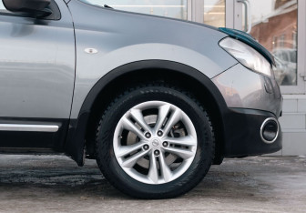 Подержанный автомобиль Nissan Qashqai+2 2013 года (9 фото)