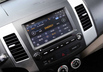 Подержанный автомобиль Mitsubishi Outlander 2008 года (13 фото)