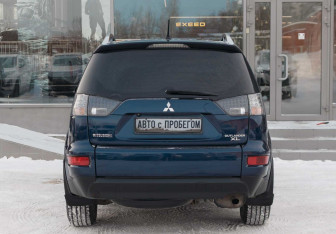 Подержанный автомобиль Mitsubishi Outlander 2010 года (6 фото)