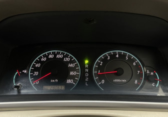 Подержанный автомобиль Toyota Corolla Wagon 2005 года (11 фото)