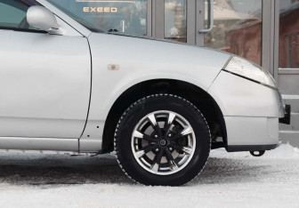 Подержанный автомобиль Nissan Wingroad 2000 года (9 фото)