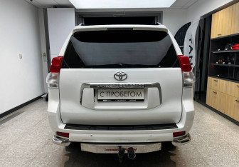 Подержанный автомобиль Toyota Land Cruiser Prado 2013 года (6 фото)