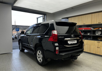 Подержанный автомобиль Lexus GX 2012 года (6 фото)