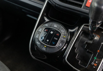 Подержанный автомобиль Toyota Esquire 2019 года (17 фото)