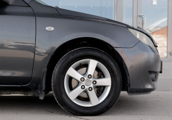 Подержанный автомобиль Mazda 3 Hatchback 2005 года (9 фото)