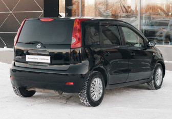 Подержанный автомобиль Nissan Note 2010 года (5 фото)