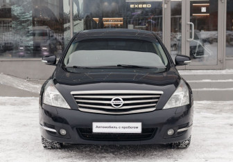 Подержанный автомобиль Nissan Teana 2010 года (2 фото)
