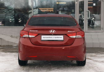 Подержанный автомобиль Hyundai Avante Sedan 2011 года (6 фото)