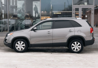 Подержанный автомобиль Kia Sorento 2012 года (8 фото)