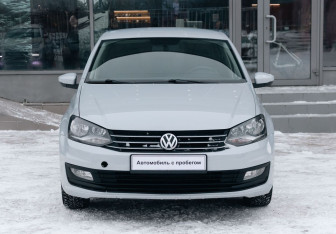 Подержанный автомобиль Volkswagen Polo Sedan 2018 года (2 фото)