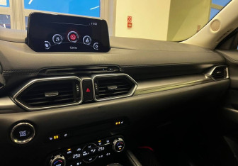 Подержанный автомобиль Mazda CX-5 2017 года (9 фото)