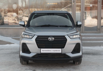 Подержанный автомобиль Daihatsu Rocky 2021 года (2 фото)