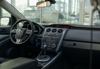 Подержанный автомобиль Mazda CX-7 2011 года (10 фото)