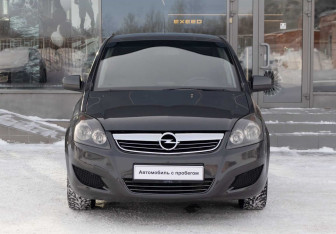 Подержанный автомобиль Opel Zafira Compactvan 2011 года (2 фото)