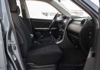 Подержанный автомобиль Suzuki Grand Vitara 2007 года (17 фото)