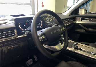 Подержанный автомобиль Exeed VX 2023 года (11 фото)