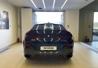 Подержанный автомобиль BMW X6 2021 года (5 фото)