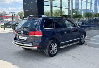 Подержанный автомобиль Volkswagen Touareg 2005 года (5 фото)