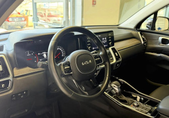 Подержанный автомобиль Kia Sorento 2021 года (10 фото)