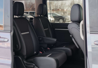 Подержанный автомобиль Honda Stepwgn 2017 года (21 фото)