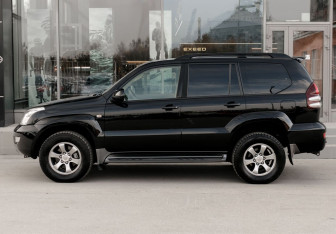 Подержанный автомобиль Toyota Land Cruiser Prado 2008 года (8 фото)