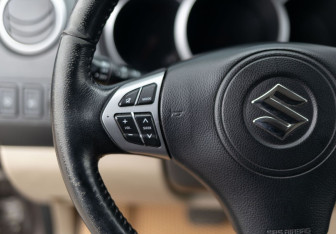 Подержанный автомобиль Suzuki Grand Vitara 2012 года (12 фото)