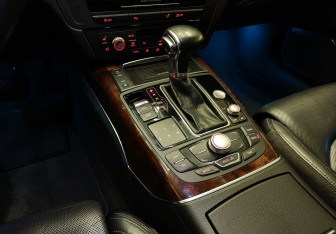 Подержанный автомобиль Audi A7 2010 года (17 фото)