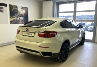 Подержанный автомобиль BMW X6 2013 года (4 фото)