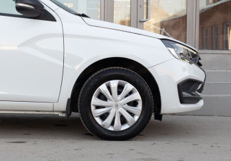 Подержанный автомобиль LADA (ВАЗ) Vesta Sedan 2023 года (9 фото)