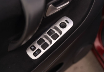 Подержанный автомобиль Suzuki Liana Wagon 2005 года (17 фото)