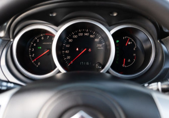 Подержанный автомобиль Suzuki Grand Vitara 2008 года (13 фото)