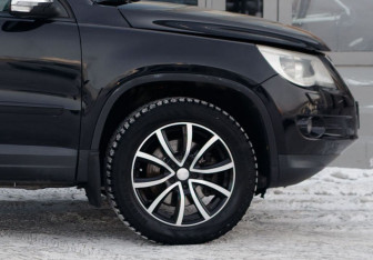 Подержанный автомобиль Volkswagen Tiguan 2009 года (9 фото)